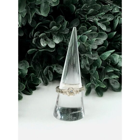 Vintage Sterling Silver 925 Three-Stone Ring With Clear Gemstones - Picture 7 of 7